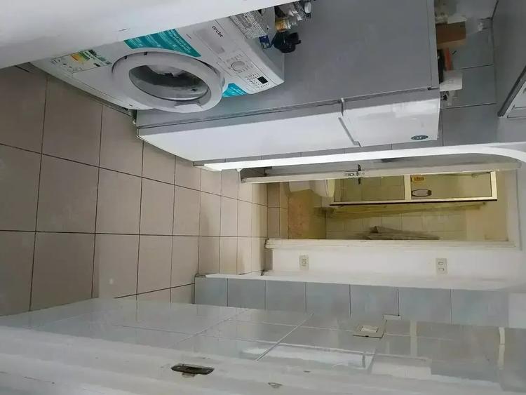 Apartament cu 2 camere decomandat în Lacul Tei
