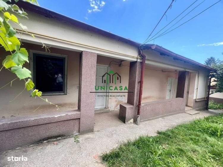Casă cu 4 camere în Poenari