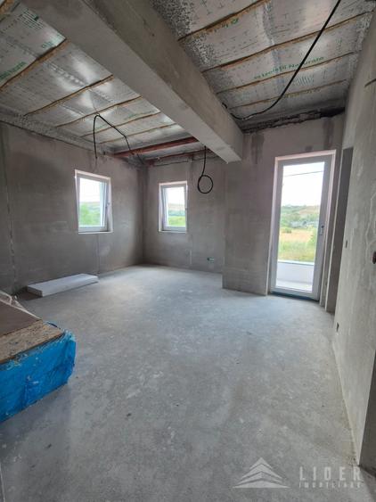 Casă individuală cu 5 camere cu Canalizare în Borhanci