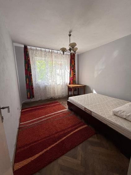 Apartament cu 3 camere decomandat, mobilat în Central