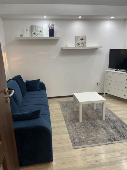 Apartament cu 2 camere decomandat în B-dul București