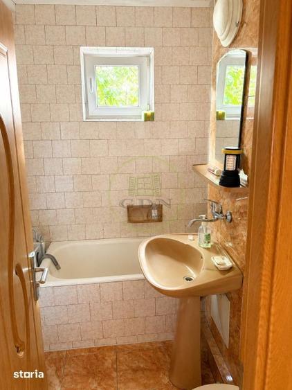 Apartament cu 4 camere, mobilat în Central