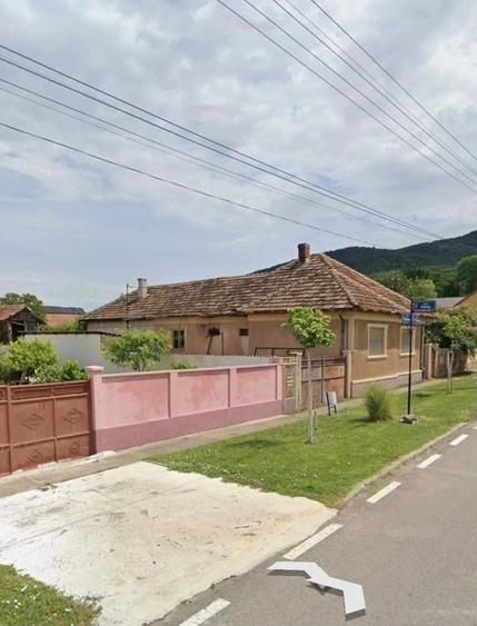 Casă cu 4 camere cu Teren 1101 Mp în Șiria