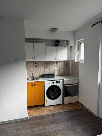 Apartament cu 2 camere nedecomandat în Podu Roș