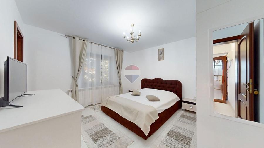 Casă individuală cu 9 camere cu Piscina în Bran