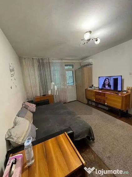Apartament cu 2 camere semidecomandat în Tineretului