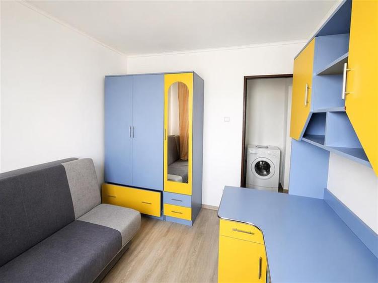 Apartament cu 2 camere semidecomandat, mobilat în Central