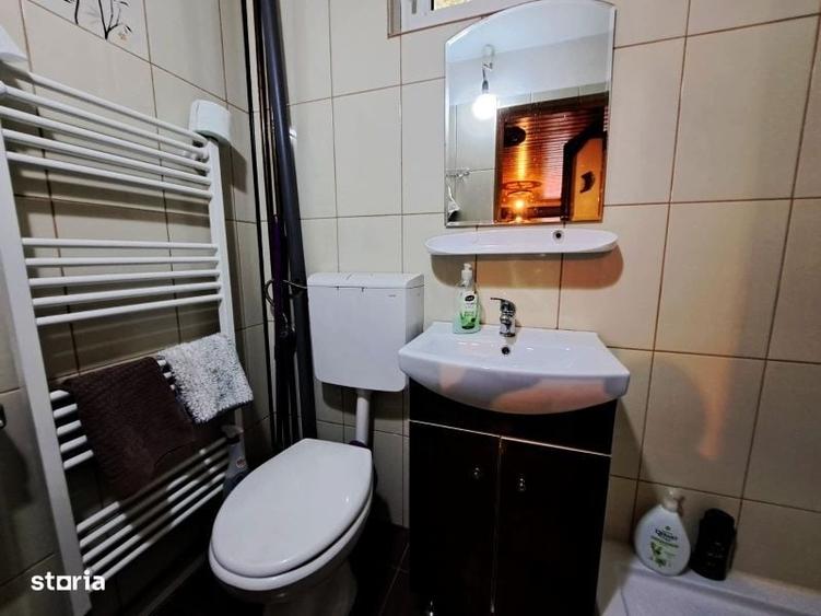 Casă cu 4 camere în Plopi