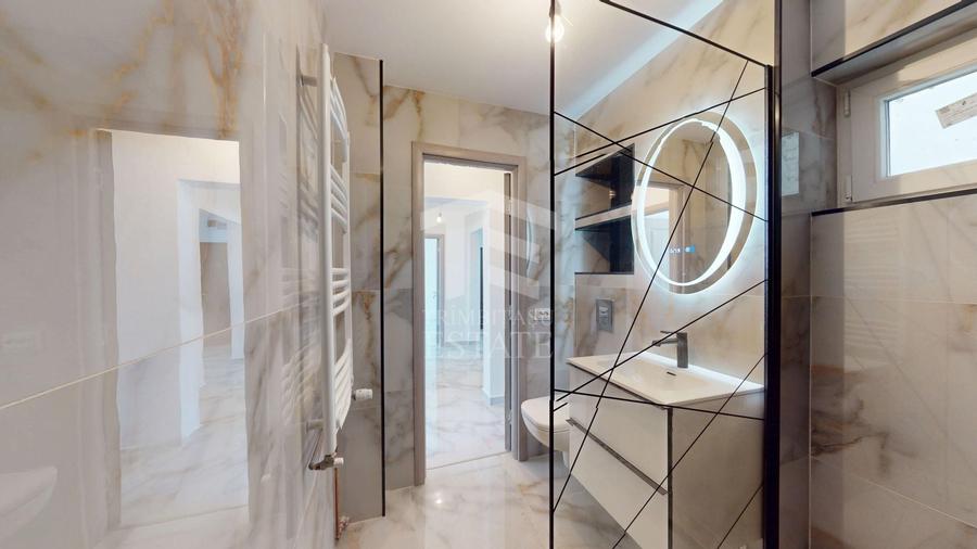 Apartament cu 3 camere decomandat în Drumul Taberei