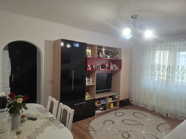 Apartament cu 3 camere semidecomandat în Metalurgie