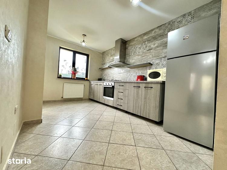 Casă cu 5 camere cu Teren 280 Mp în Central