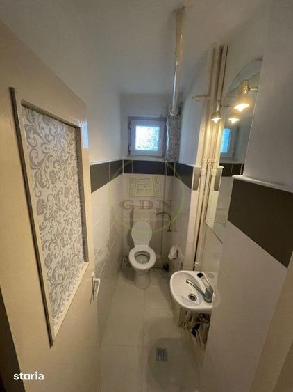 Apartament cu 4 camere, mobilat în Central