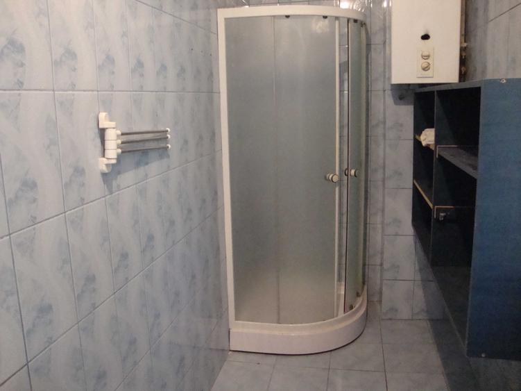 Casă cu 7 camere cu Teren 338 Mp în Exterior Vest