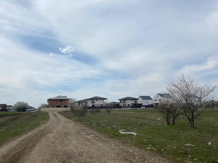Teren de 937 mp, în Tamași