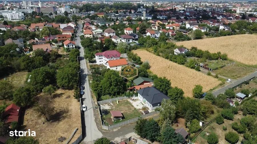 Teren de 560 mp, în Bercu Roșu
