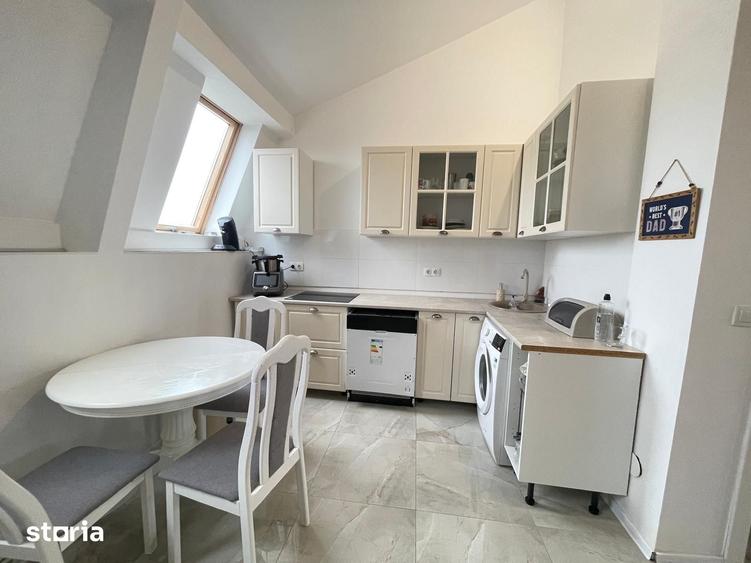 Apartament cu 4 camere decomandat în Rogerius