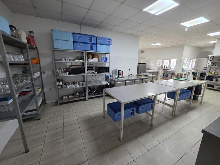 Spațiu comercial, de 287 mp, în Cebza