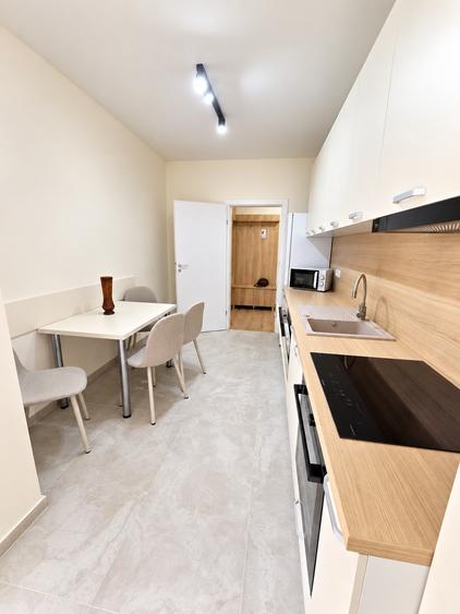 Apartament cu 3 camere decomandat, mobilat în Aradului