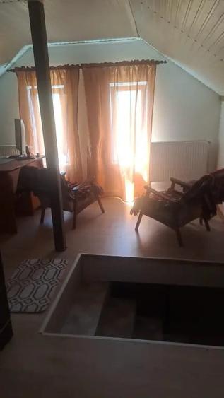 Casă cu 5 camere în Băiceni
