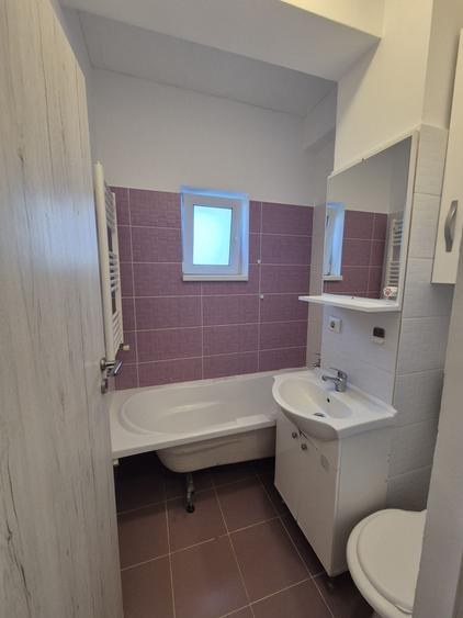 Inchiriere apartament 2 camere decomandat - 2