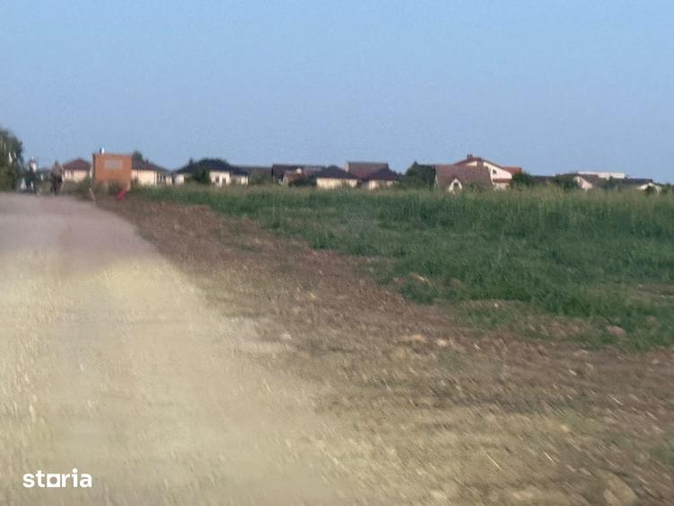 Teren de 1000 mp, în Odăi