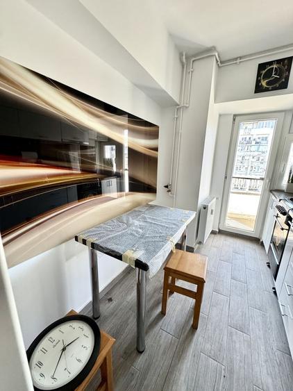Apartament cu 2 camere decomandat, mobilat în Decebal