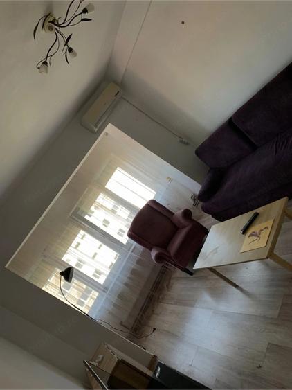 Apartament cu 3 camere semidecomandat în Punctele Cardinale