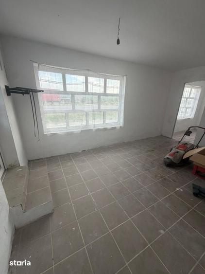 Casă cu 3 camere cu Teren 2900 Mp în Ghioroiu