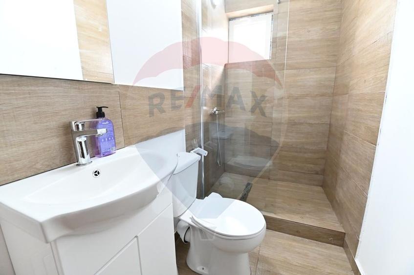 Hotel/Pensiune, de 342 mp, în Baia de Fier