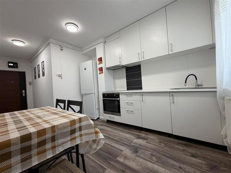 Apartament cu 3 camere circular în Centrul Civic
