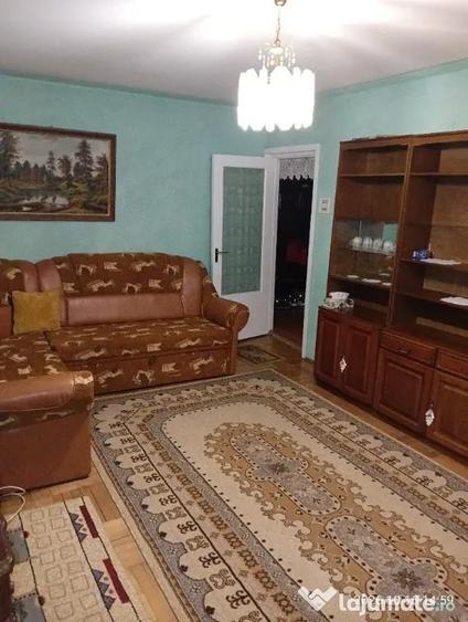 Apartament cu 2 camere decomandat în Nicolina