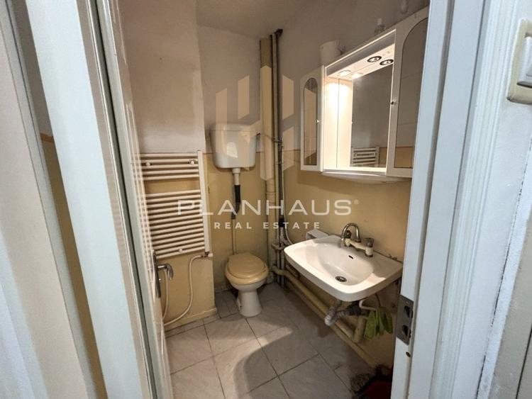 Apartament cu 4 camere decomandat, mobilat în Central