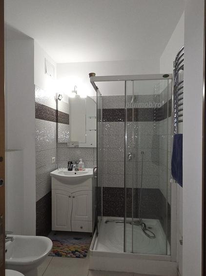 Apartament cu 3 camere semidecomandat, mobilat în Olteniței