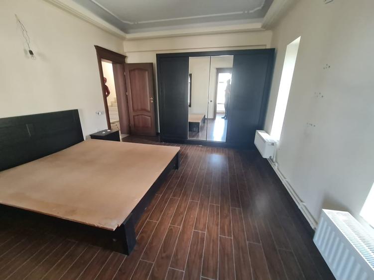 Casă individuală cu 5 camere cu Canalizare în Nord