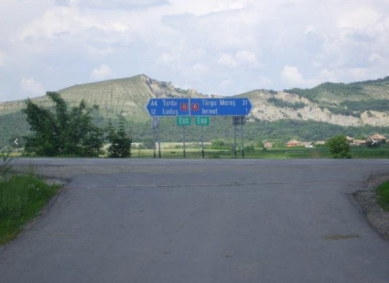Teren Construcții intravilan de 27700 mp, în Iernut