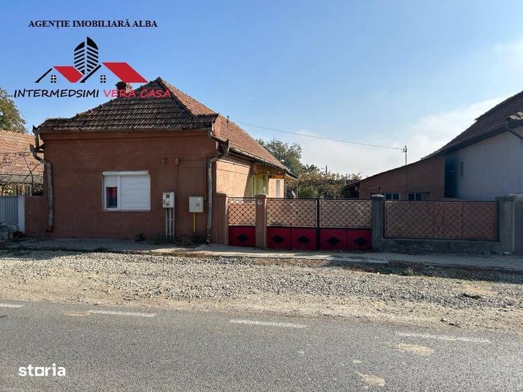 Casă cu 4 camere în Teiu
