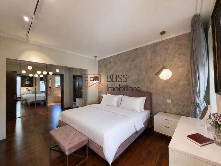 Apartament cu 4 camere semidecomandat în P-ța Victoriei