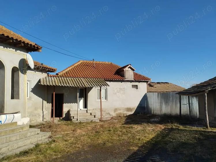 Casă cu 4 camere în Central