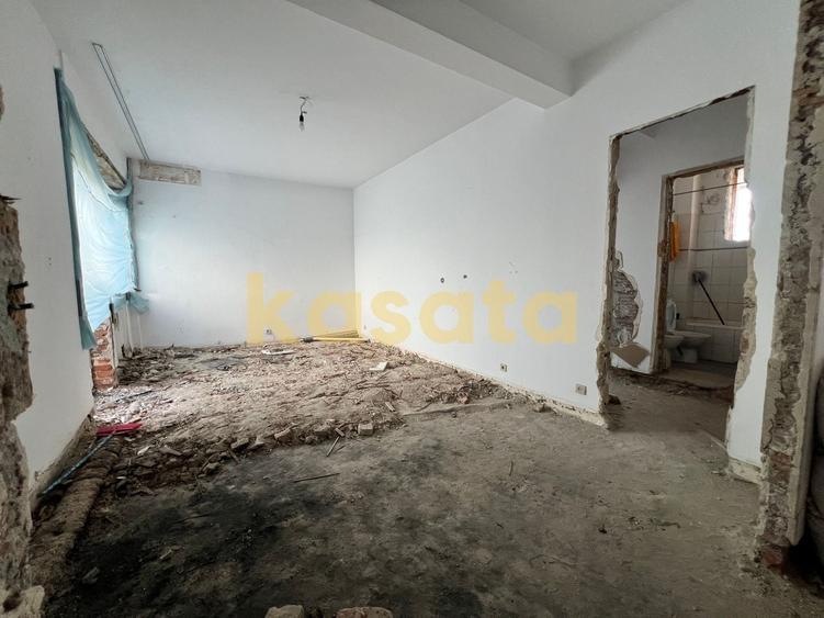 Apartament cu 3 camere decomandat în Dacia