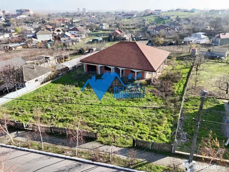 Casă cu 4 camere cu Teren 1376 Mp în Mahmudia