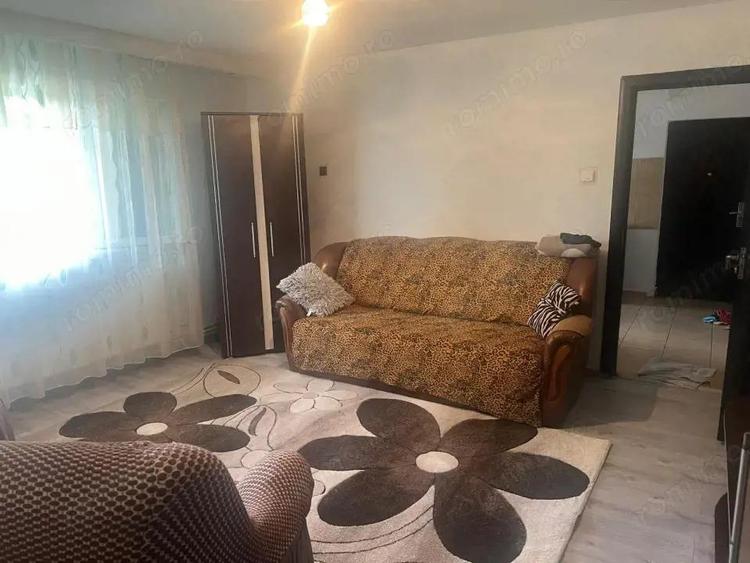 Apartament cu 2 camere semidecomandat, mobilat în Central