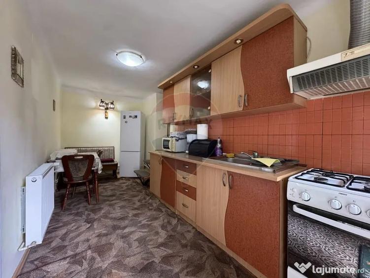 Casă cu 7 camere cu Teren 1026 Mp în Dârlos