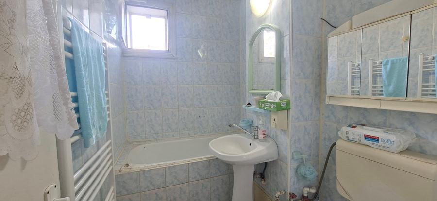 Apartament cu 2 camere decomandat în Micro 20