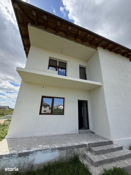 Casă cu 5 camere cu Teren 335 Mp în Central