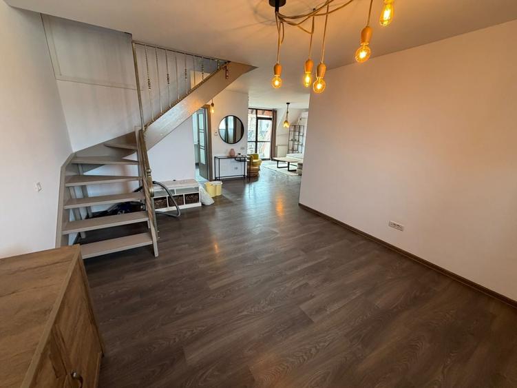 Apartament cu 4 camere decomandat, mobilat în Fundeni
