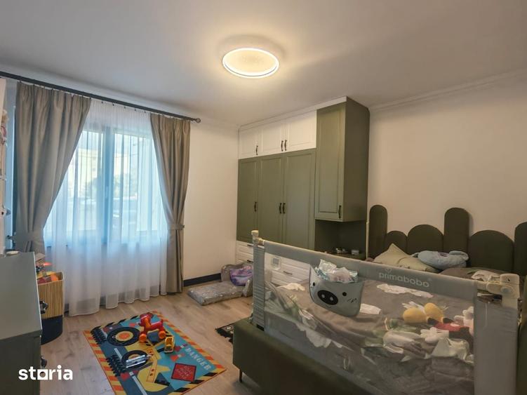 Casă cu 5 camere cu Teren 1300 Mp în Șcheia
