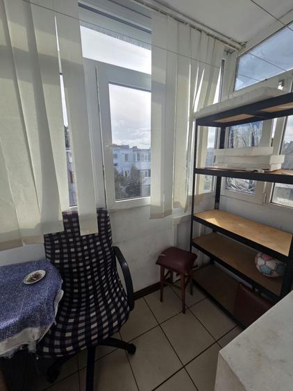 Apartament cu 3 camere semidecomandat în Tătărași