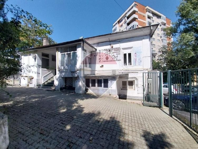 Casă individuală cu 4 camere cu Teren 1302 Mp în Ultracentral