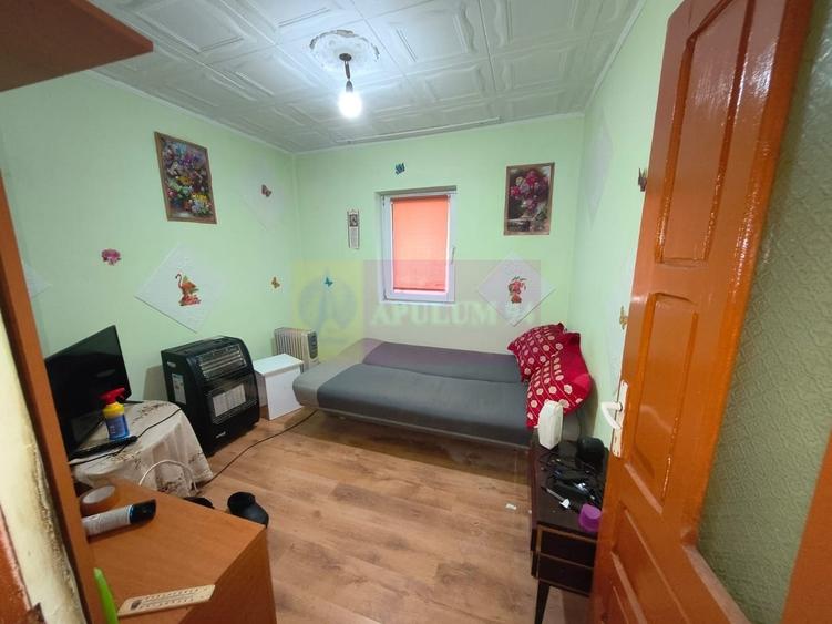 Garsonieră decomandată în 1 Decembrie