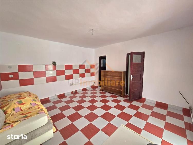 Casă cu 4 camere cu Teren 5723 Mp în Popești